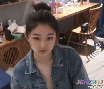  今天出来和姐姐开房姐姐还是那样放不开不敢直视我